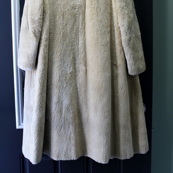 Vintage1960's Woman's Sheared Beaver Fur Coat - Picture 8 of 11
